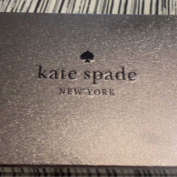 Kate Spade Pink Wallet with Elegant Gold Hardware NIB - Picture 2 of 11